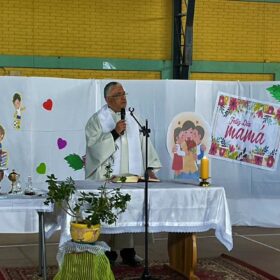 Eucaristìa Dia de la Madre y del estud.